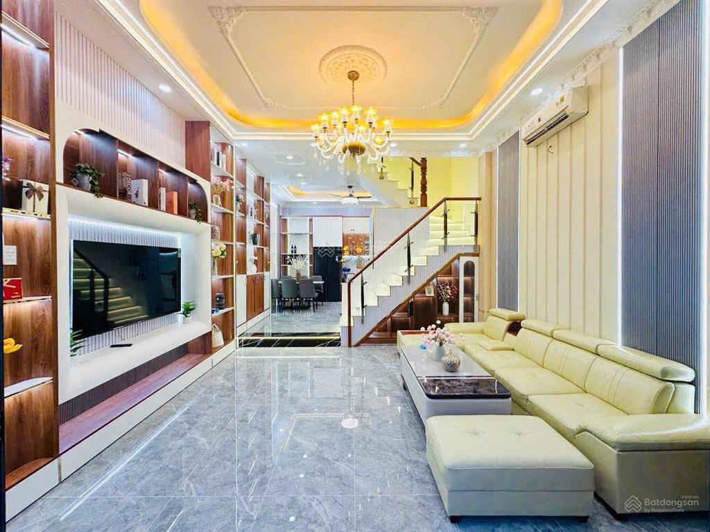 Bán nhà hẻm đẹp gần mặt tiền vĩnh viễn  nguyễn tiểu la, quận 10, dt 4.5x10m, 2 lầu st, giá 7.9 tỷ