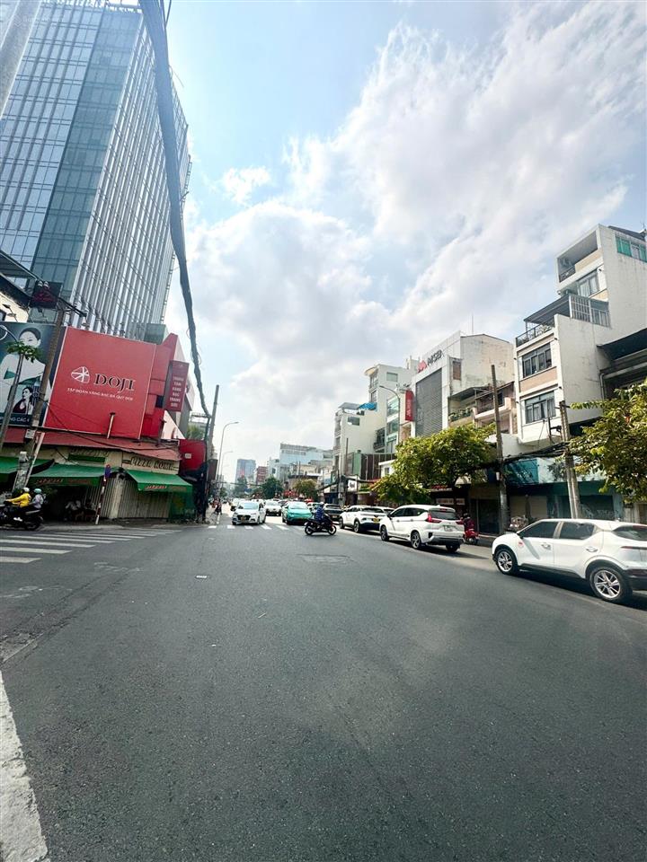 Bán nhà mặt tiền cách mạng tháng tám, p 5, quận 3  5,6x25m  2 tầng  hđt 110tr/tháng  giá 37 tỷ