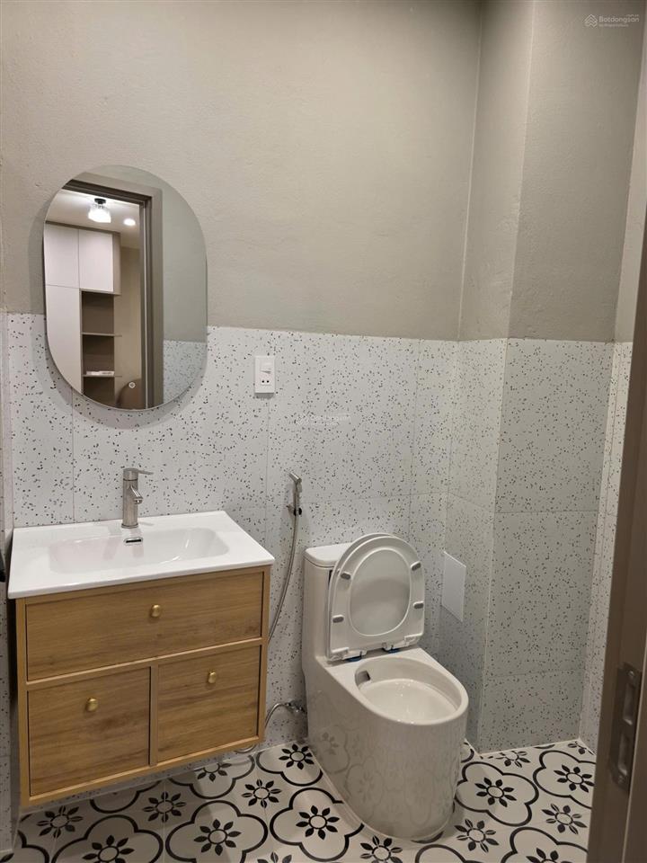 Nhà đẹp 5 tầng đường võ văn tần  phường bàn cờ. góc 2 mặt tiền. đoạn 2 chiều. giá 8,7 tỷ