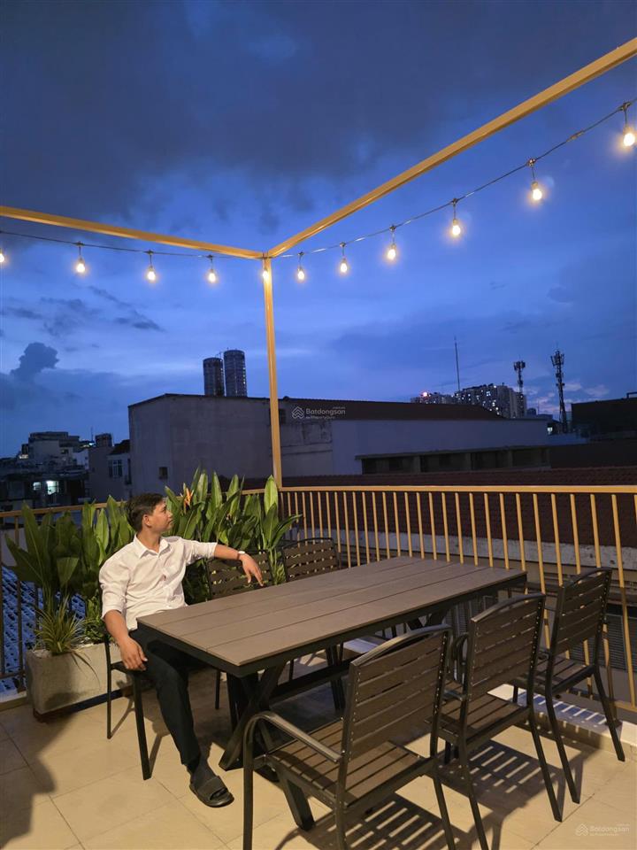 Nhà đẹp 5 tầng đường võ văn tần  phường bàn cờ. góc 2 mặt tiền. đoạn 2 chiều. giá 8,7 tỷ