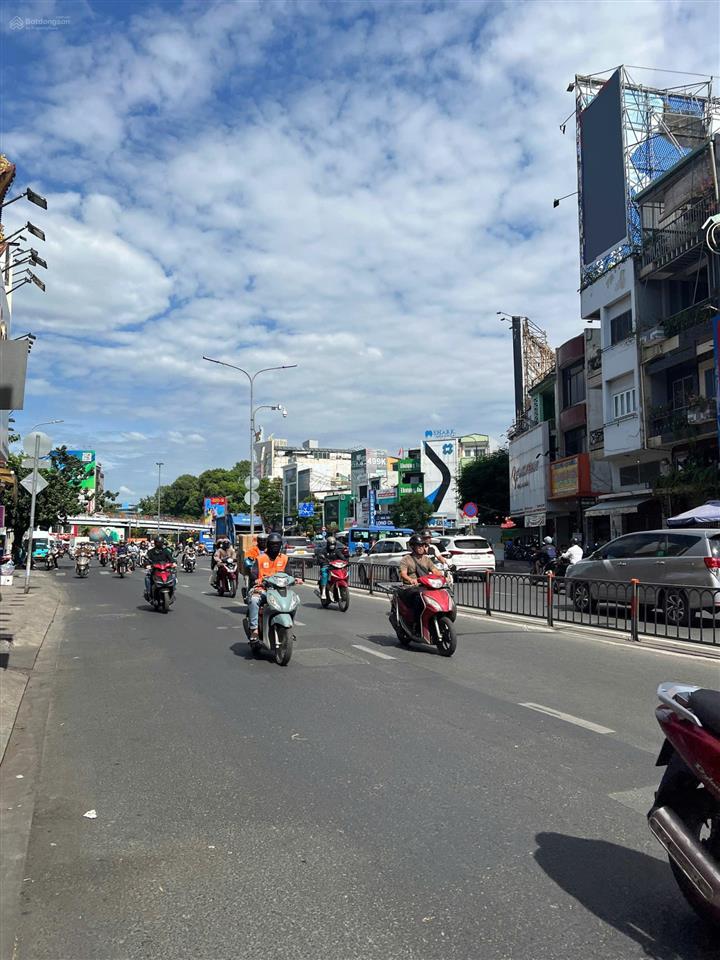 Hiếm! bán nhà mặt tiền hoàng văn thụ, phường 2, quận tân bình. nhà 2 tầng giá chỉ 8,8 tỷ