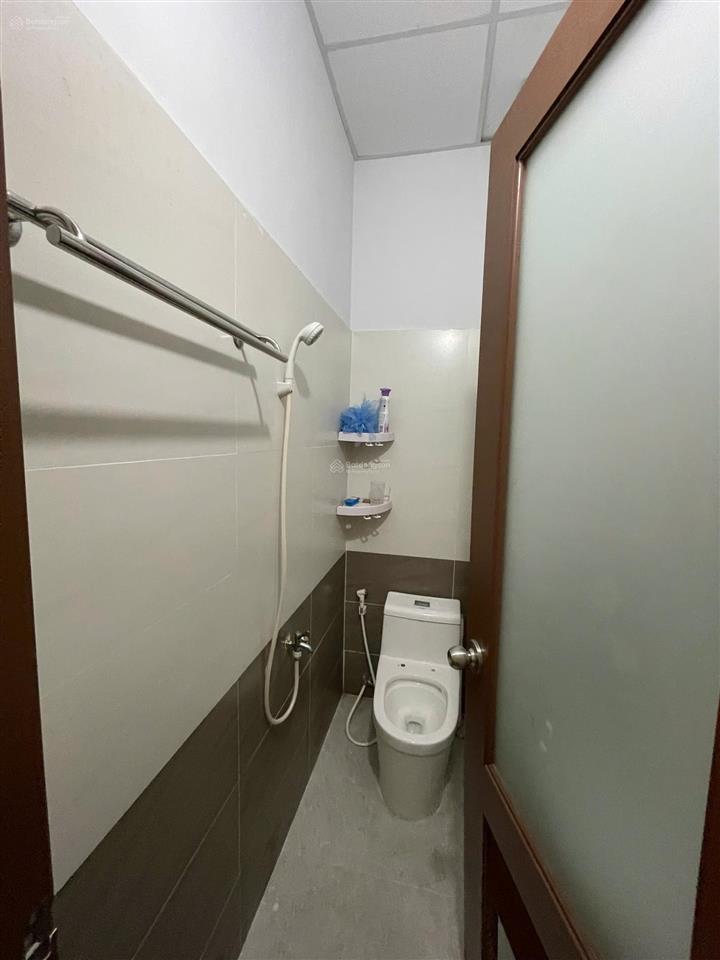 Bán gấp nhà mới 4 tầng ngay cộng hoà, phường 13, quận tân bình. dt sàn 74m2 giá 6,9 tỷ