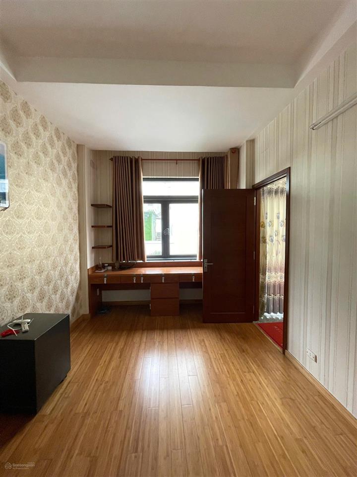 Bán gấp nhà mới 4 tầng ngay cộng hoà, phường 13, quận tân bình. dt sàn 74m2 giá 6,9 tỷ