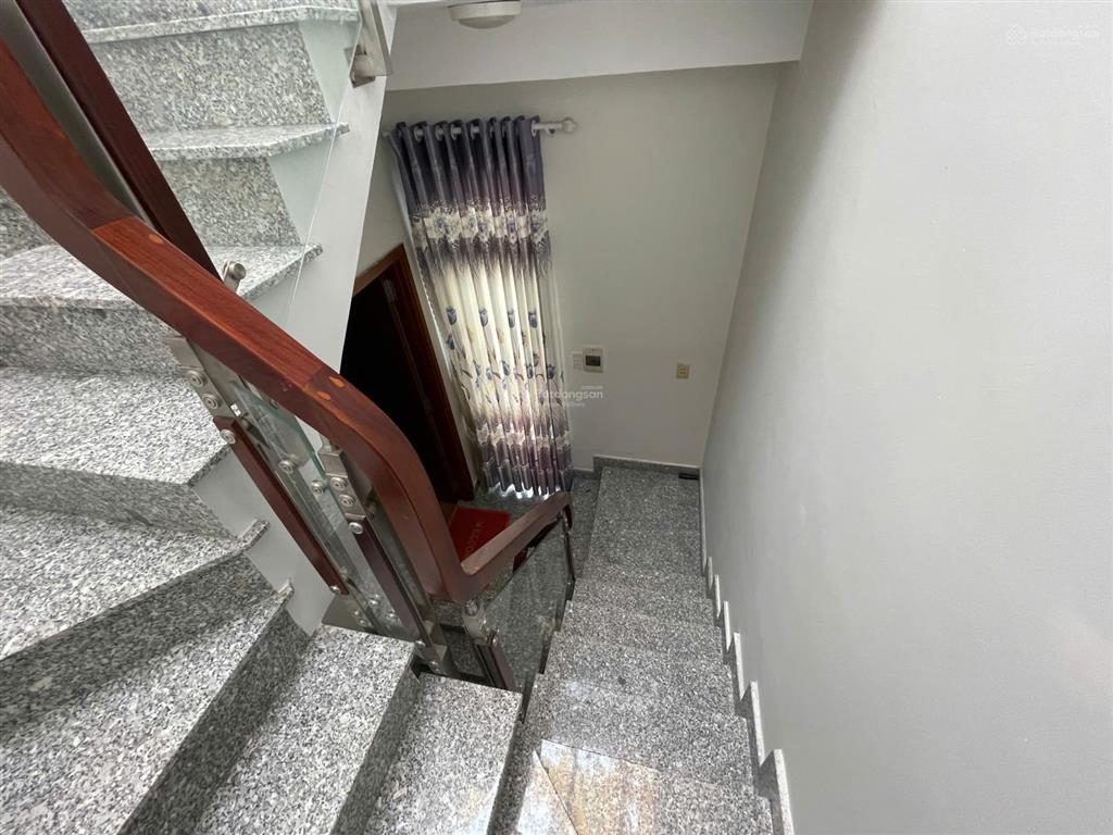 Bán gấp nhà mới 4 tầng ngay cộng hoà, phường 13, quận tân bình. dt sàn 74m2 giá 6,9 tỷ