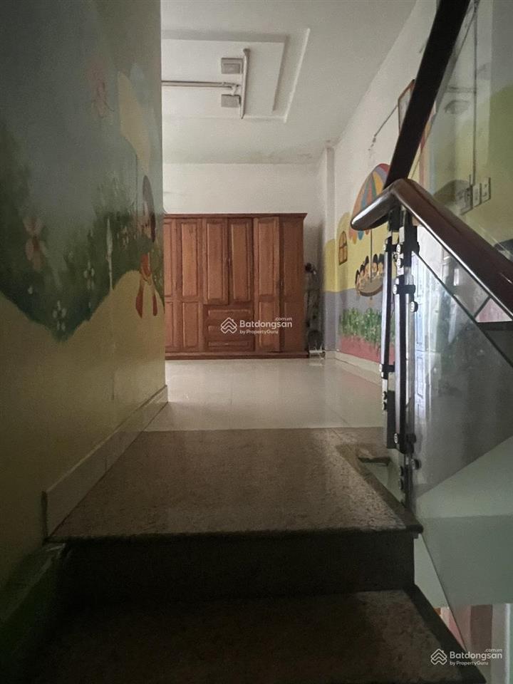Cho thuê nhà nguyên căn 3 tầng khu sân bay tân sơn nhất, p2, tân bình. dt 6x20m