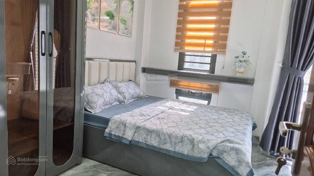 5 lầu (thang máy) nguyễn tư giản  hẻm xe hơi