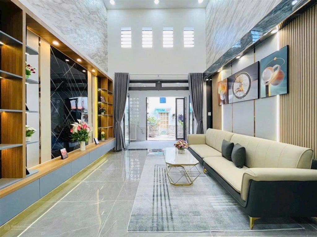 6.x xíu  công viên làng hoa  4x16m (3 lầu) nguyễn văn khối