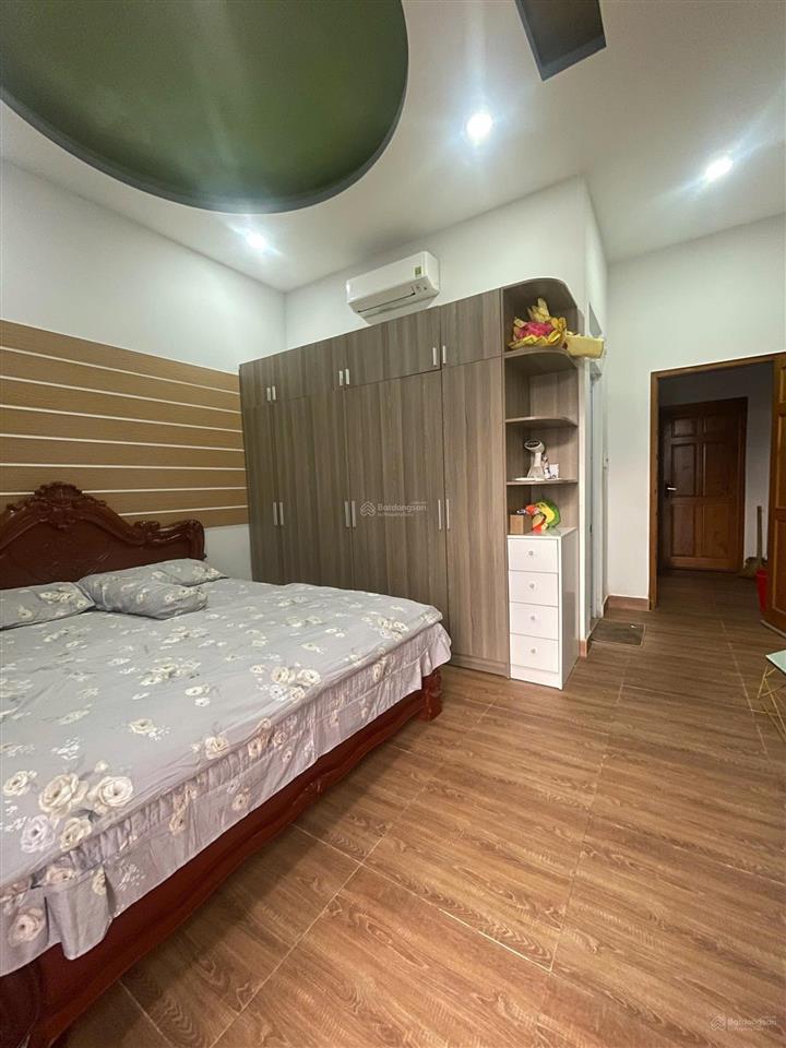 Nhà đẹp  kiên cố trung tâm hành chính q12.1/ lê thi riêng. đường trước nhà 10m 72m2 4 tầng 8 tỷ