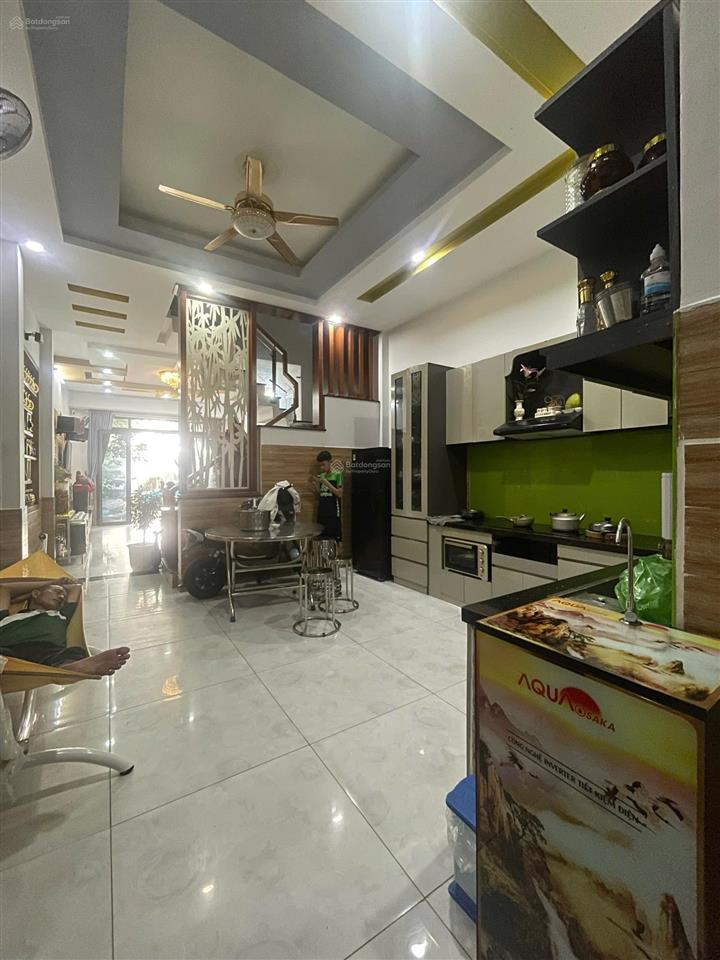Nhà đẹp  kiên cố trung tâm hành chính q12.1/ lê thi riêng. đường trước nhà 10m 72m2 4 tầng 8 tỷ