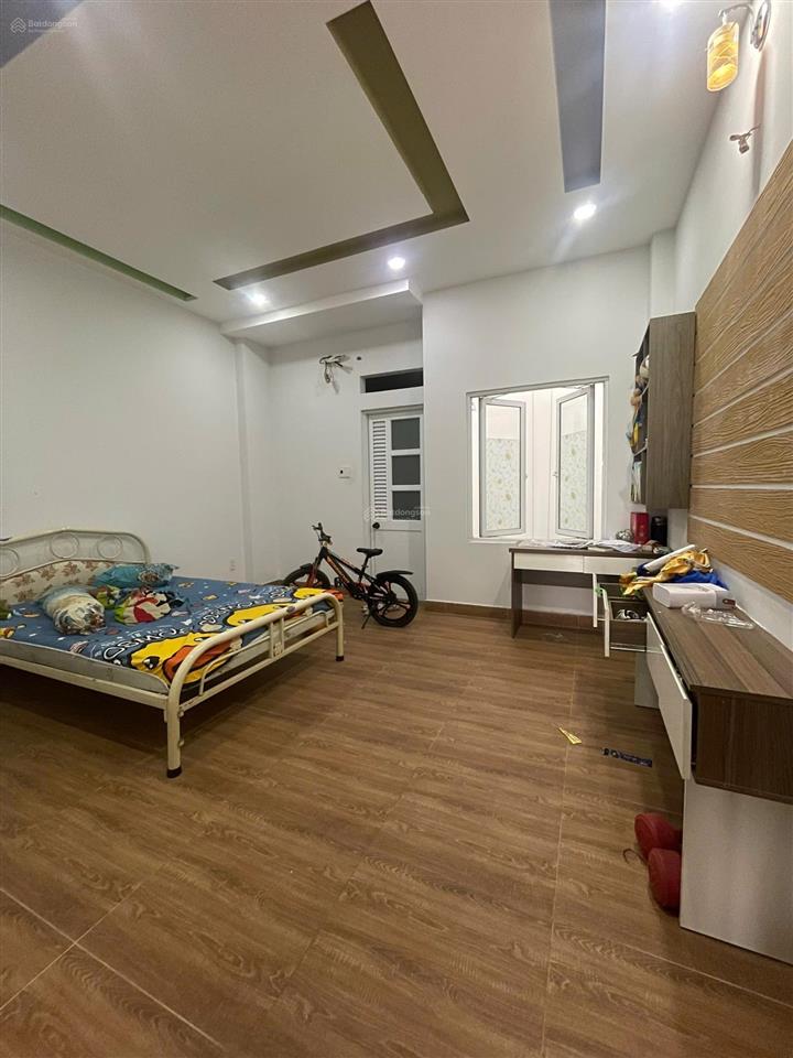 Nhà đẹp  kiên cố trung tâm hành chính q12.1/ lê thi riêng. đường trước nhà 10m 72m2 4 tầng 8 tỷ