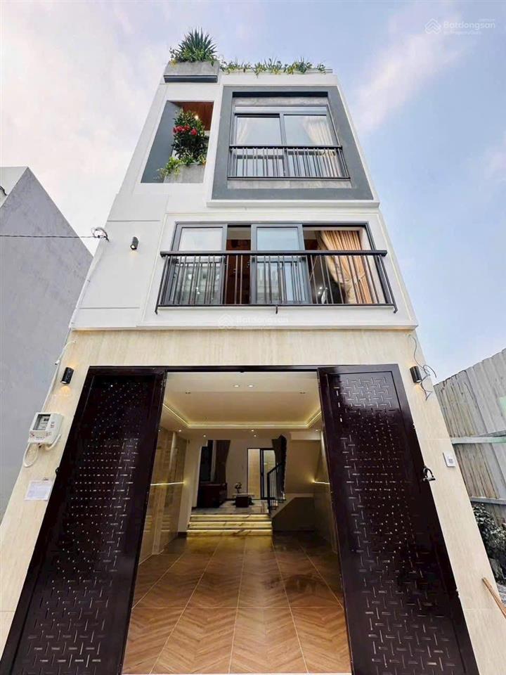 Nhỉnh 5 tỷ sở hữu nhà đẹp hông riêng 8m tại an phú đông! ngang 5,6m hông riêng