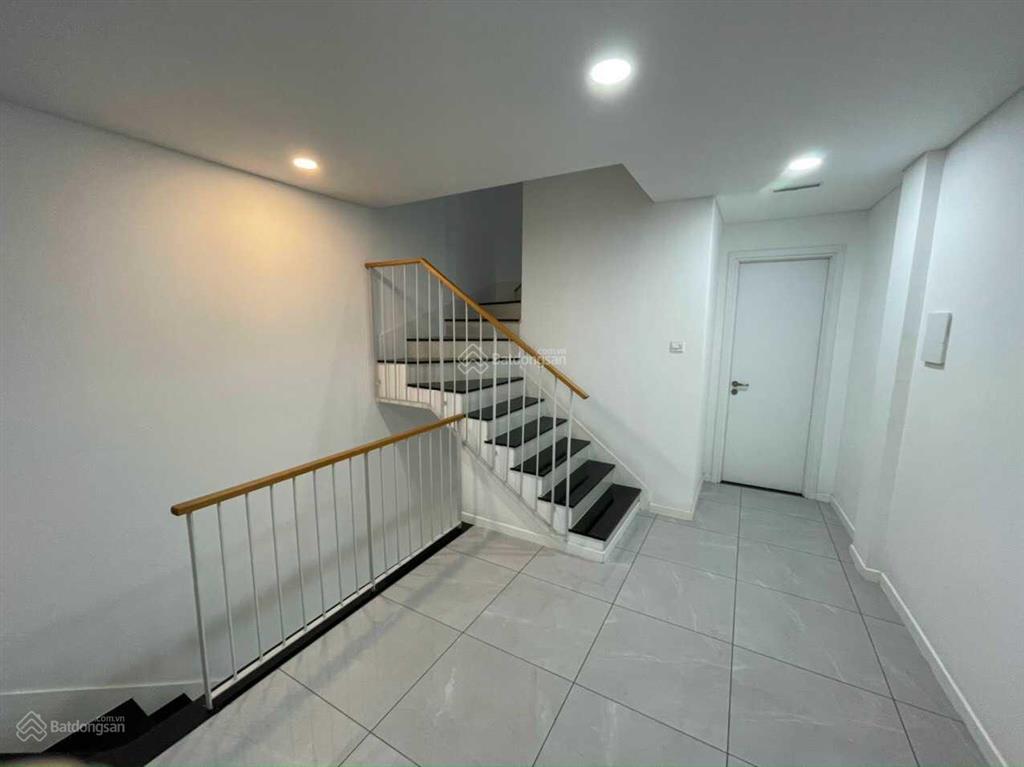 Nhà khu compound quận 6, an ninh, tiện nghi, cao cấp. nhà 5 tầng  khu nhà cao cấp 0939 368 ***