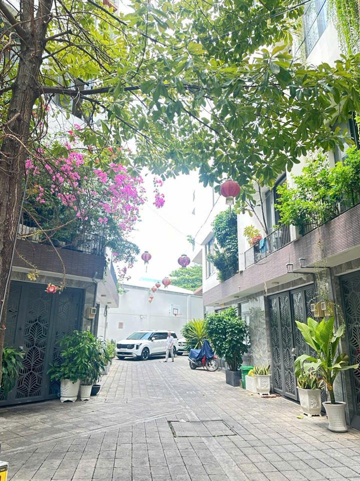 Nhà đẹp 5 tầng quận 6 khu compound dân trí cao, chỉ 8,95 tỷ  0939 368 ***