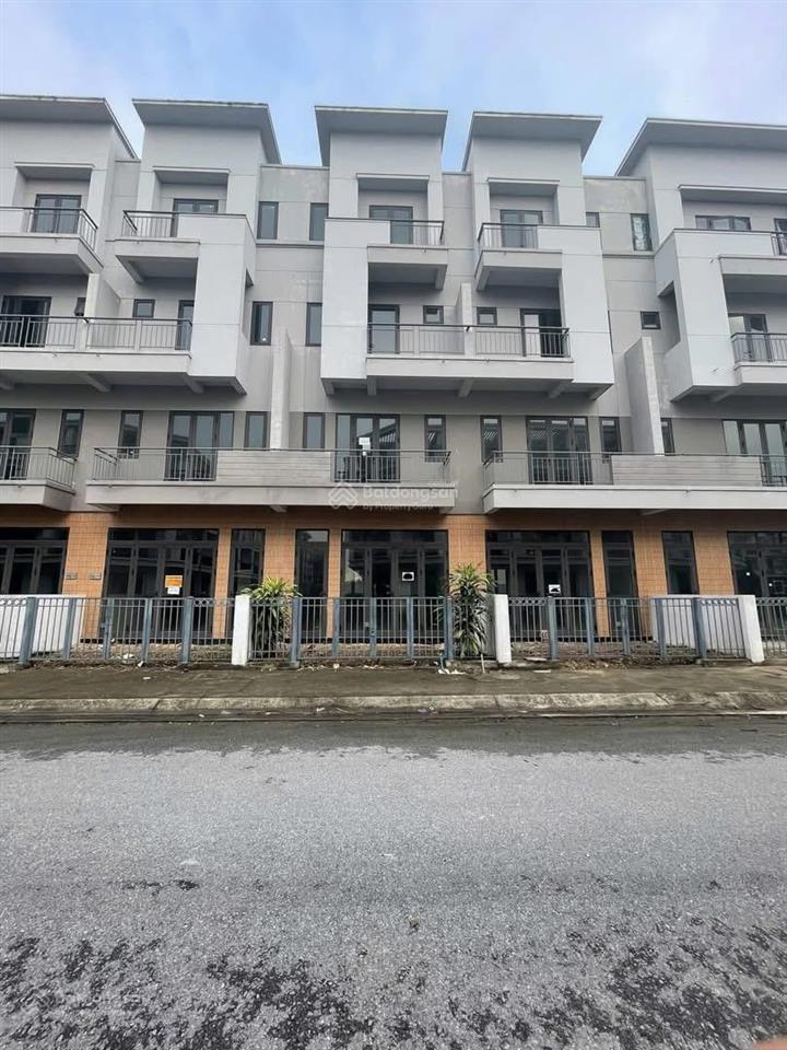 Shophouse diện tích 75m, hoàn thiện đầy đủ nội thất đang cho thuê 18tr/1 tháng