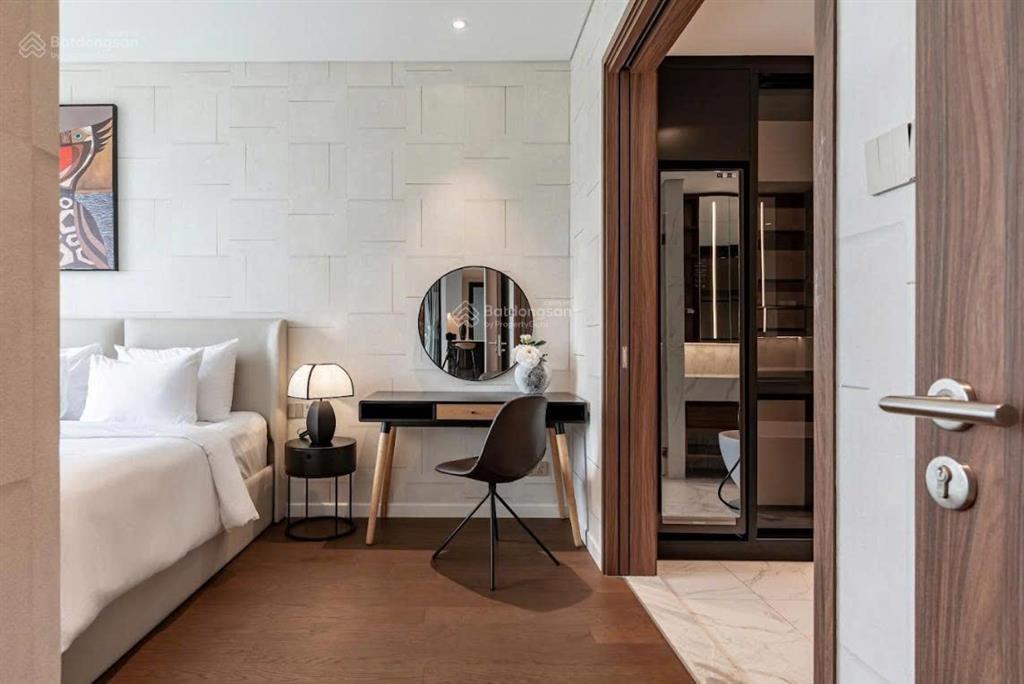 Louis bán 2 + 1pn spa diện tích rộng 112,7m² view lm81 sông sài gòn  giá 33,5 tỷ