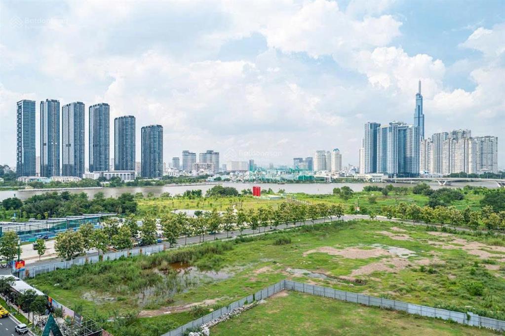 Louis bán 2 + 1pn spa diện tích rộng 112,7m² view lm81 sông sài gòn  giá 33,5 tỷ