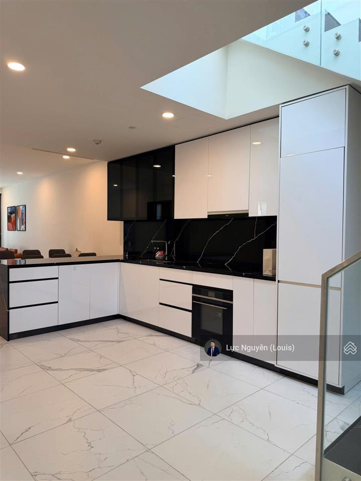 Louis bán căn galleria 3pn sân vườn diện tích rộng đã có sổ  giá 35 tỷ