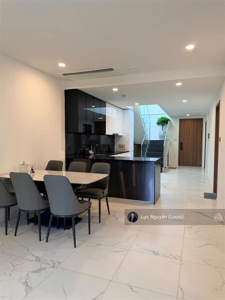 Louis bán căn galleria 3pn sân vườn diện tích rộng đã có sổ  giá 35 tỷ