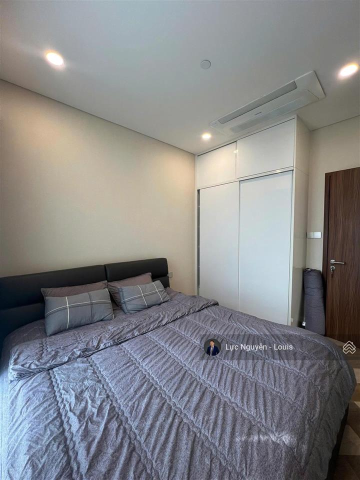 Louis bán căn galleria 1pn lầu cao view sông đã có sổ  giá 14,8 tỷ.