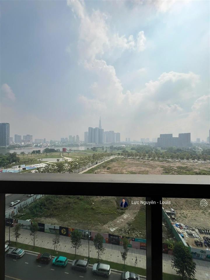 Louis bán căn galleria 1pn lầu cao view sông đã có sổ  giá 14,8 tỷ.