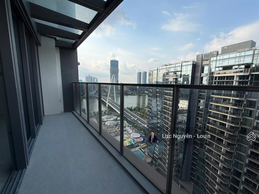 Louis bán căn loft tổng diện tích 110m² view cầu bason đã có sổ hồng  the opera  giá 43,3 tỷ.