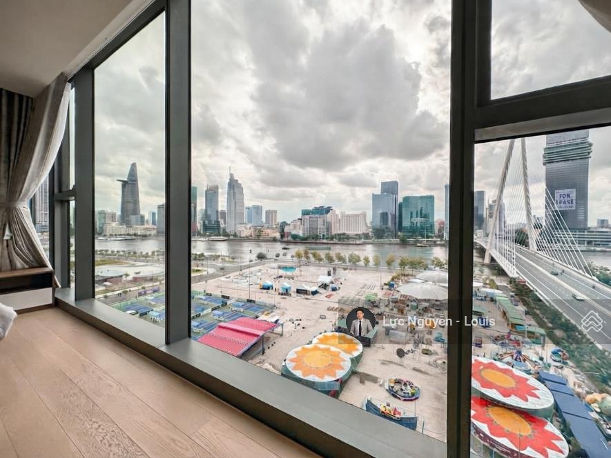 Louis bán 4pn view sông sài gòn trực diện, thang máy riêng đến tận nhà  the opera  giá 108 tỷ