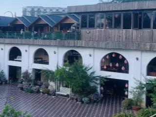 Bán khách sạn vị trí vàng trung tâm sapa, 39 phòng, dt 3080m², doanh thu ổn định, pháp lý rõ ràng.