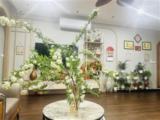 Bán chung cư 148m² s sử dụng 141 m, có 4 phòng ngủ, 3 nhà vệ sinh, 2 ban công rộng, thoáng mát