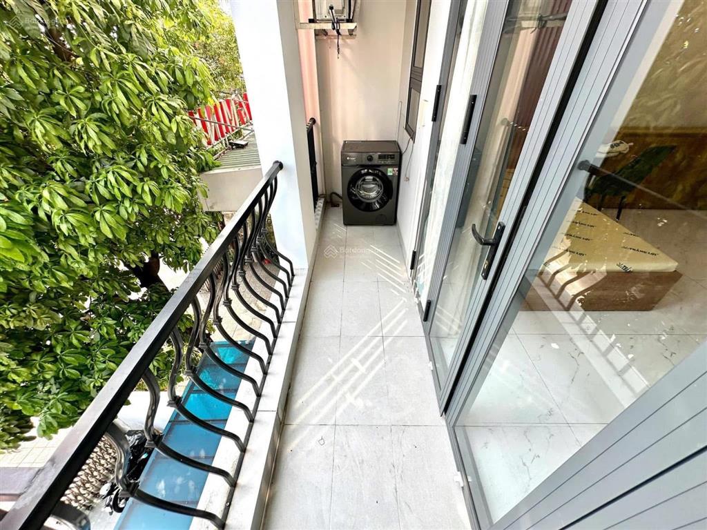 Cho thuê căn hộ ban công full nội thất đường nguyễn xí bình thạnh gần đh văn lang, đh hutech