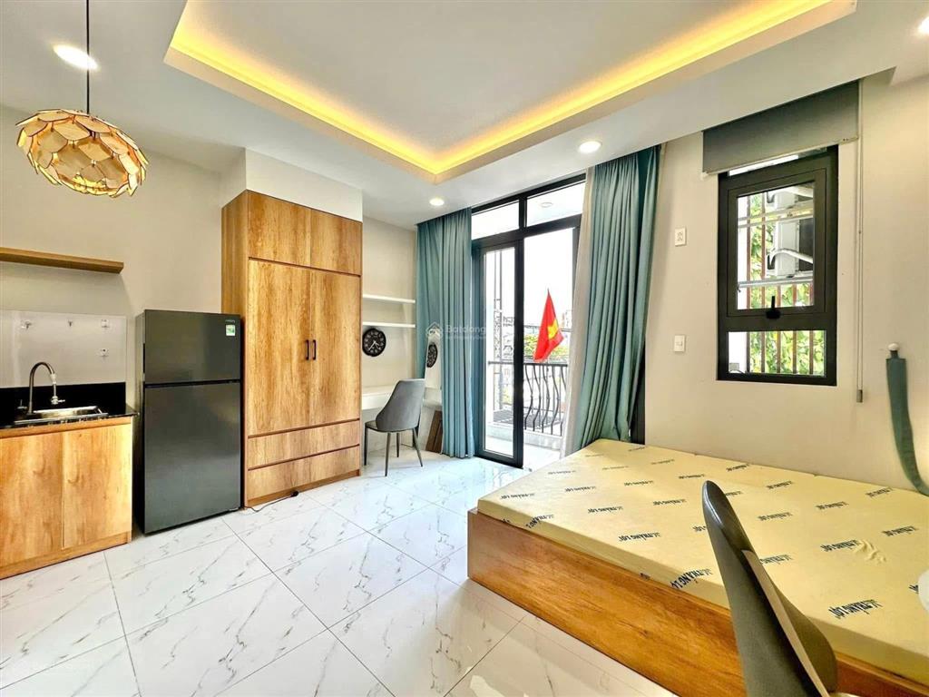 Cho thuê căn hộ ban công full nội thất đường nguyễn xí bình thạnh gần đh văn lang, đh hutech