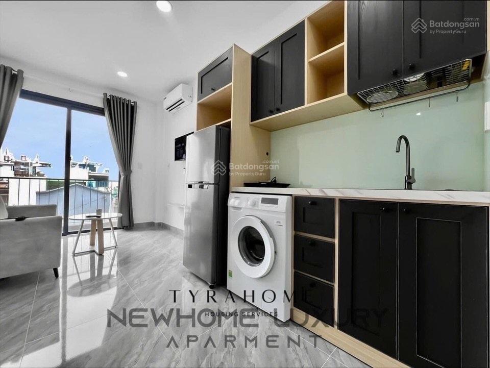 Cho thuê căn hộ ban công full nội thất, vị trí gần cầu kiệp giáp quận 3, quận 1