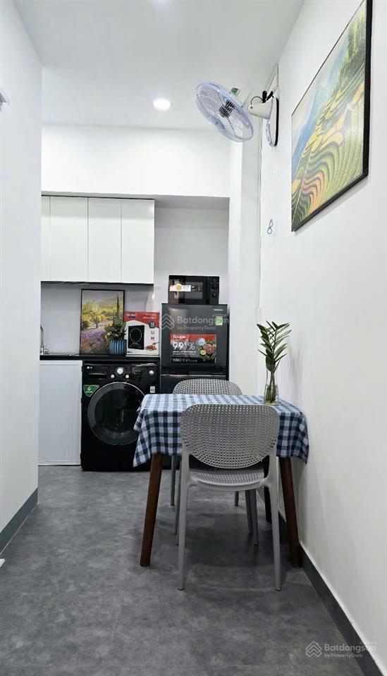Cho thuê căn hộ penthouse 1pn ban công sân vườn ở đường hùynh văn bánh phú nhuận