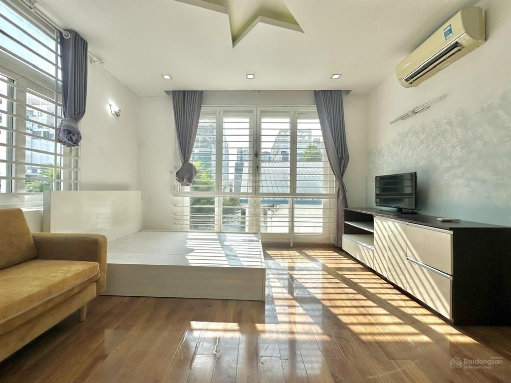 Cho thuê căn hộ gần ngã tư nguyễn văn trỗi, phòng mới trang bị full nội thất mới