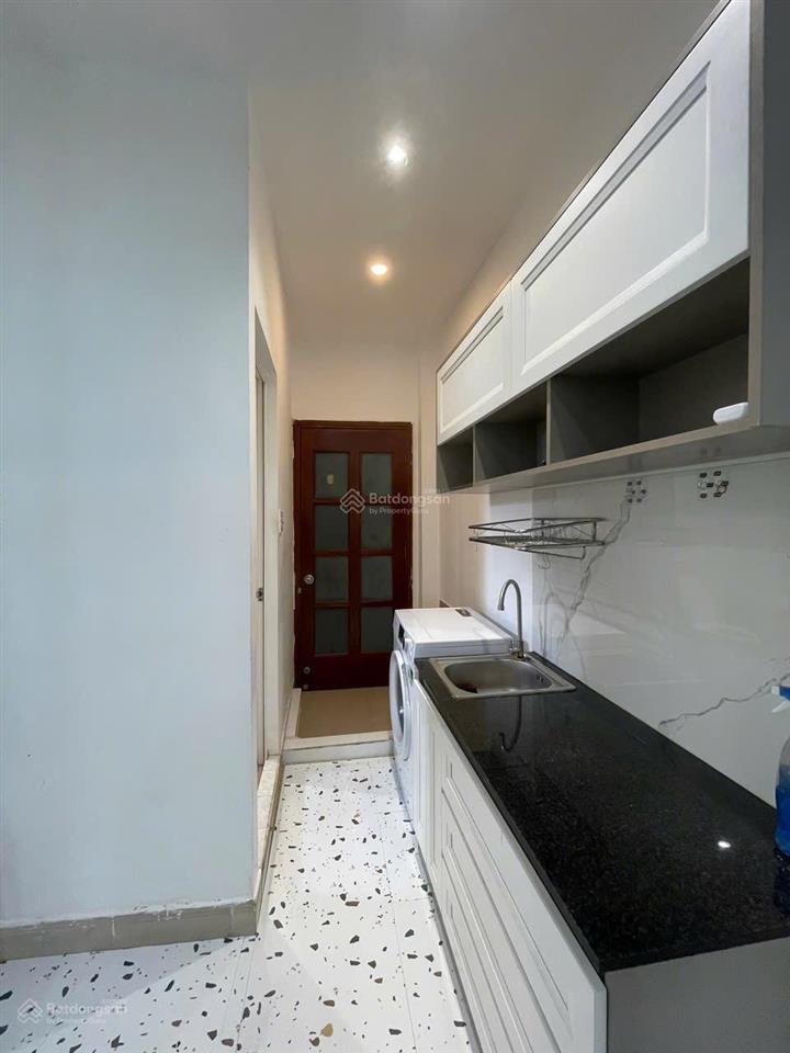 Cho thuê căn hộ 1pn tách bếp 50m2 đường huỳnh văn bánh, vị trí gần q3, đi sân bay 5  7p