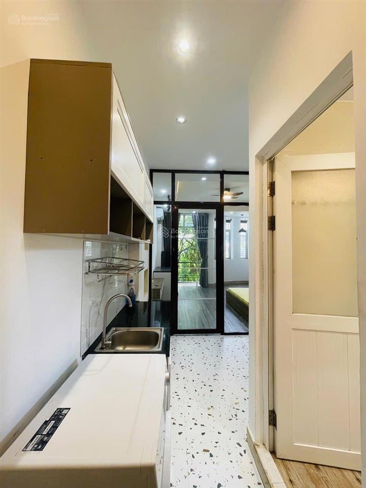 Cho thuê căn hộ 1pn tách bếp 50m2 đường huỳnh văn bánh, vị trí gần q3, đi sân bay 5  7p