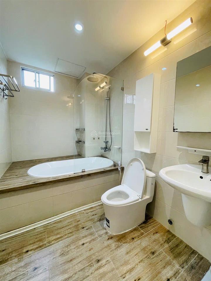 Cho thuê căn hộ 1pn tách bếp 50m2 đường huỳnh văn bánh, vị trí gần q3, đi sân bay 5  7p