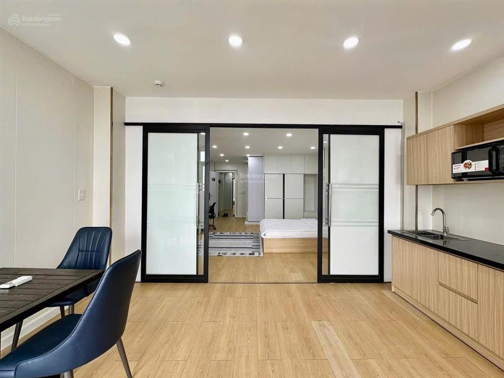 Cho thuê căn hộ 1pn cửa sổ  balcon thoáng ngay cầu bông tiện đi q1 giá chỉ 9tr/th