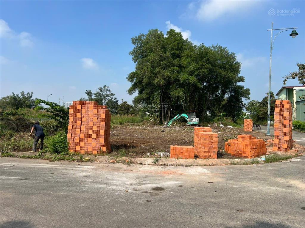 Cần bán 150m2 (6 x 25)  thổ cư 100%, đường nhựa 20m, giáp ql 13, cổng chào bình dương, sổ riêng