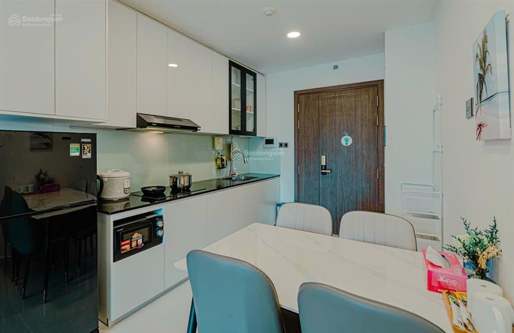 Cần bán nhanh căn hộ 1 phòng ngủ 54m2 saigon royal quận 4 giá tốt.  0909 024 ***