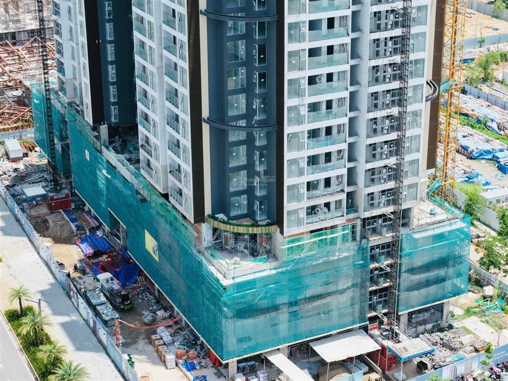 Bán quỹ căn hộ 3pn the global city căn góc hướng đông nam view trực diện kênh đào và nhạc nước