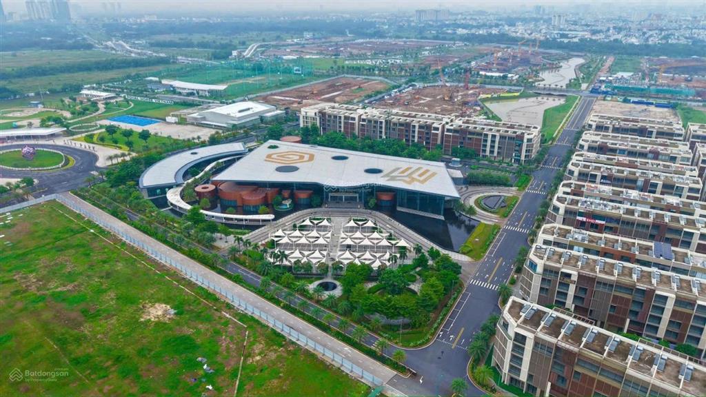 Bán quỹ căn hộ 3pn the global city căn góc hướng đông nam view trực diện kênh đào và nhạc nước