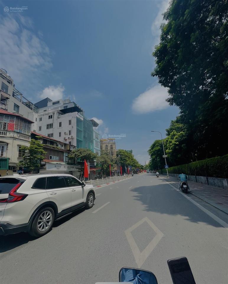 Cho thuê căn góc tòa vp mặt phố cát linh giảng võ 1.800m, 8 tầng, mt 46m, giá 299 tr/th