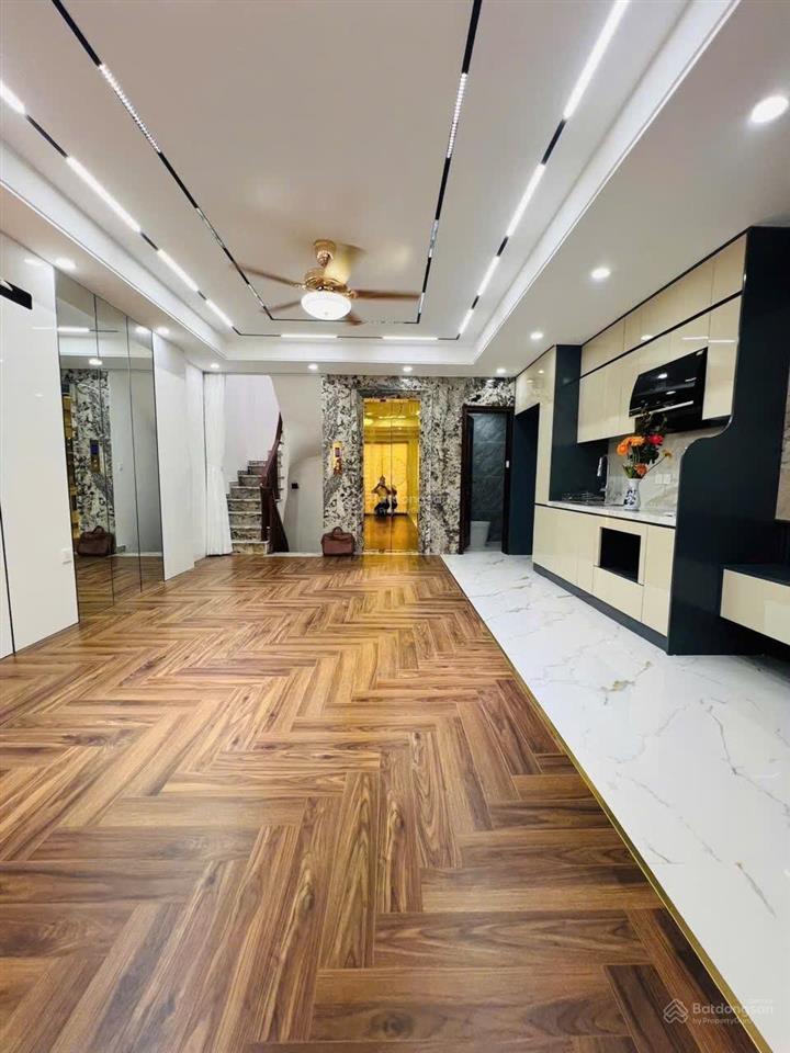 Bán nhà ngõ hồ tùng mậu 45m2, 7 tầng 14,9 tỷ, full nội thất, thang máy, ô tô vào nhà, gara riêng