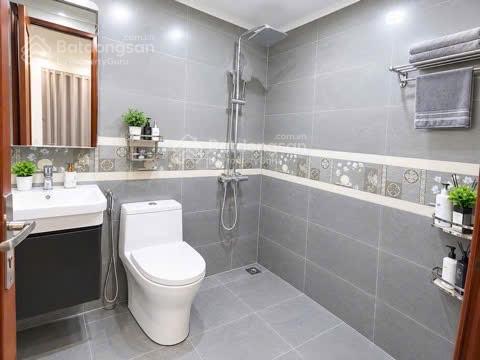 Bán gấp căn hộ ngoại giao đoàn 95m2, 2pn, 2vs, giá 8,2 tỷ tầng cao view đẹp full nội thất