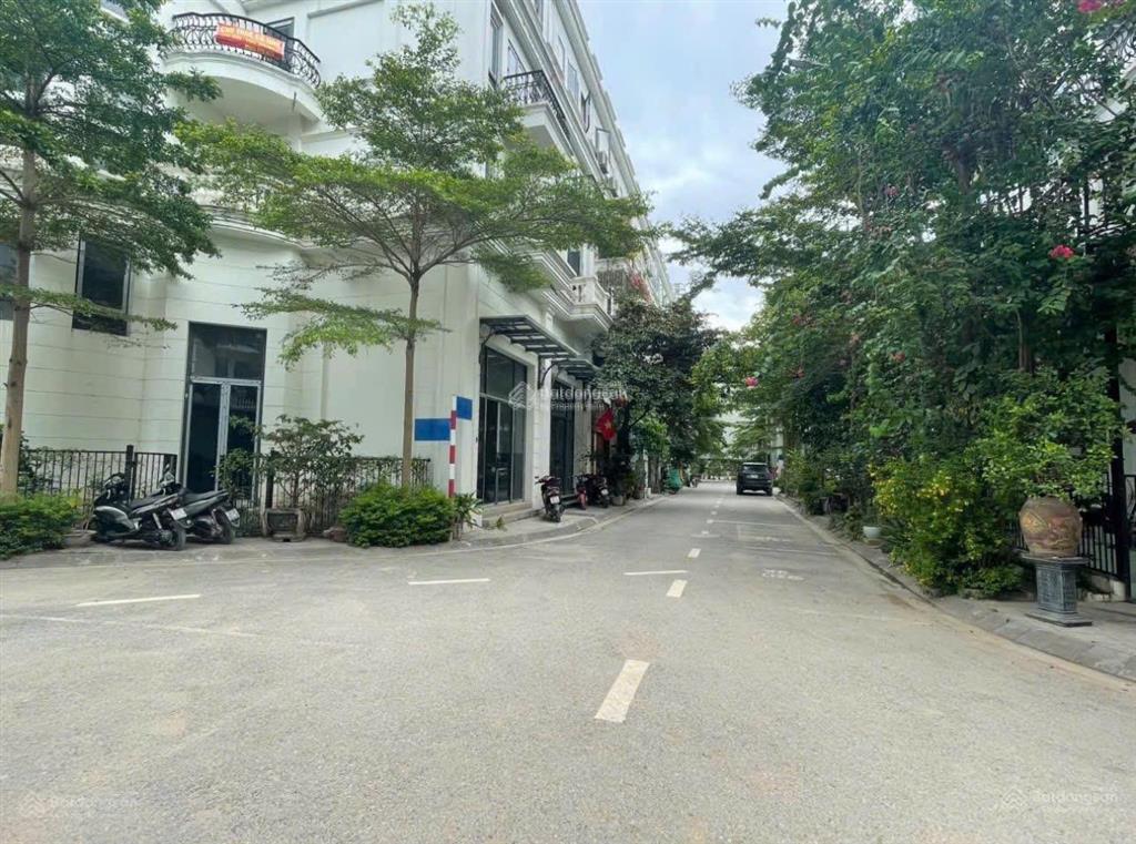 Phú diễn bắc từ liêm, 5 tầng, 21,8 tỷ nhà phân lô đẳng cấp, vỉa hè ô tô tránh, 2 thoáng trước sau