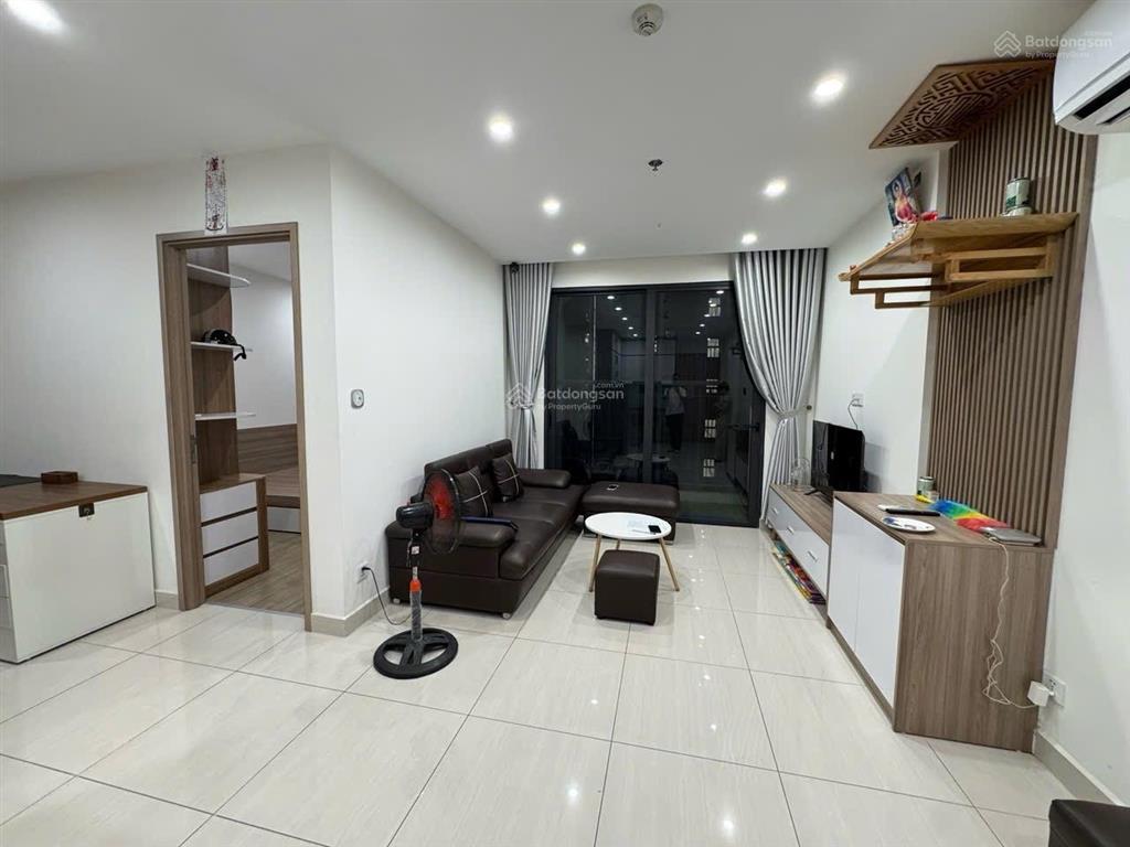 Chủ gửi bán căn góc cc trần quý kiên 65m, 2n chỉ 4,3 tỷ full nội thất tầng cao cầu giấy 0768 693 ***