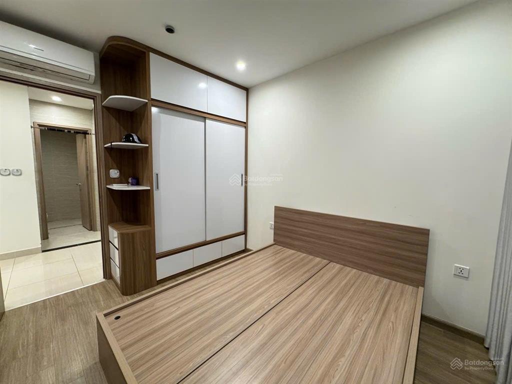 Chủ gửi bán căn góc cc trần quý kiên 65m, 2n chỉ 4,3 tỷ full nội thất tầng cao cầu giấy 0768 693 ***