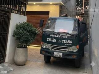 60m2 ngõ rộng thênh thang ô tô đỗ cửa, nhà 3 mặt thoáng sáng ở sướng, có sân cổng riêng