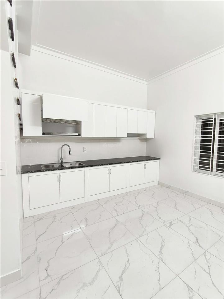 60m2 ngõ rộng thênh thang ô tô đỗ cửa, nhà 3 mặt thoáng sáng ở sướng, có sân cổng riêng