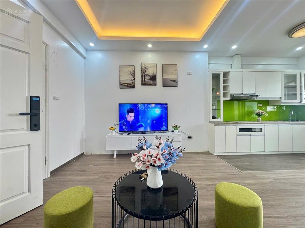 Sốc  hơn 5 tỷ  dt 100m2 3pn  ct3 văn quán  tầng trung. chủ bán gấp. cc 0969 139 ***